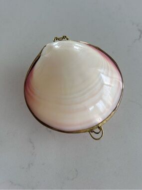 Vintage Capiz Mother of Pearl Clam Shell Trinket Box Coin Purse Brass